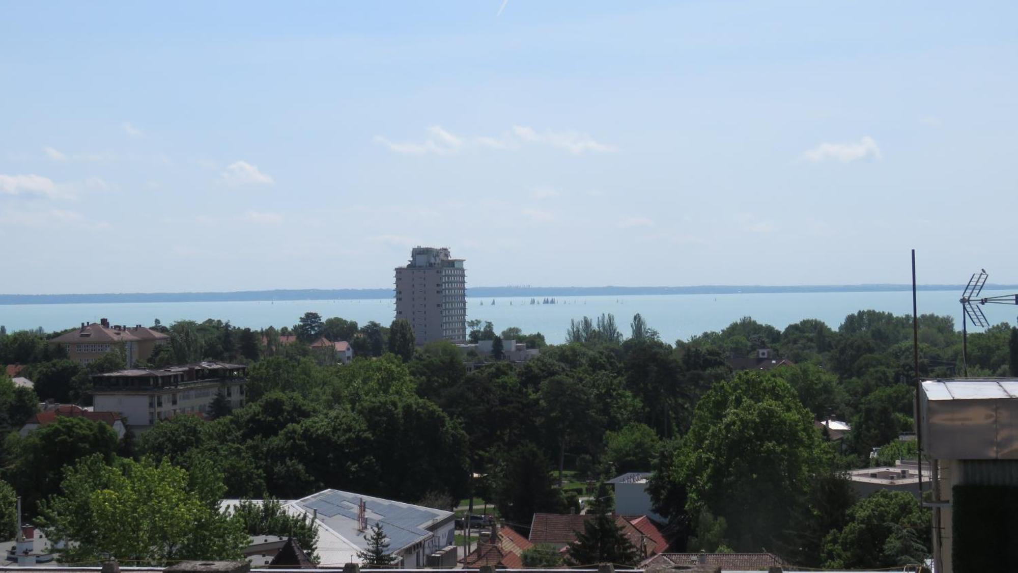 Prima Porta Vendeghaz Hotel Balatonalmadi Ngoại thất bức ảnh