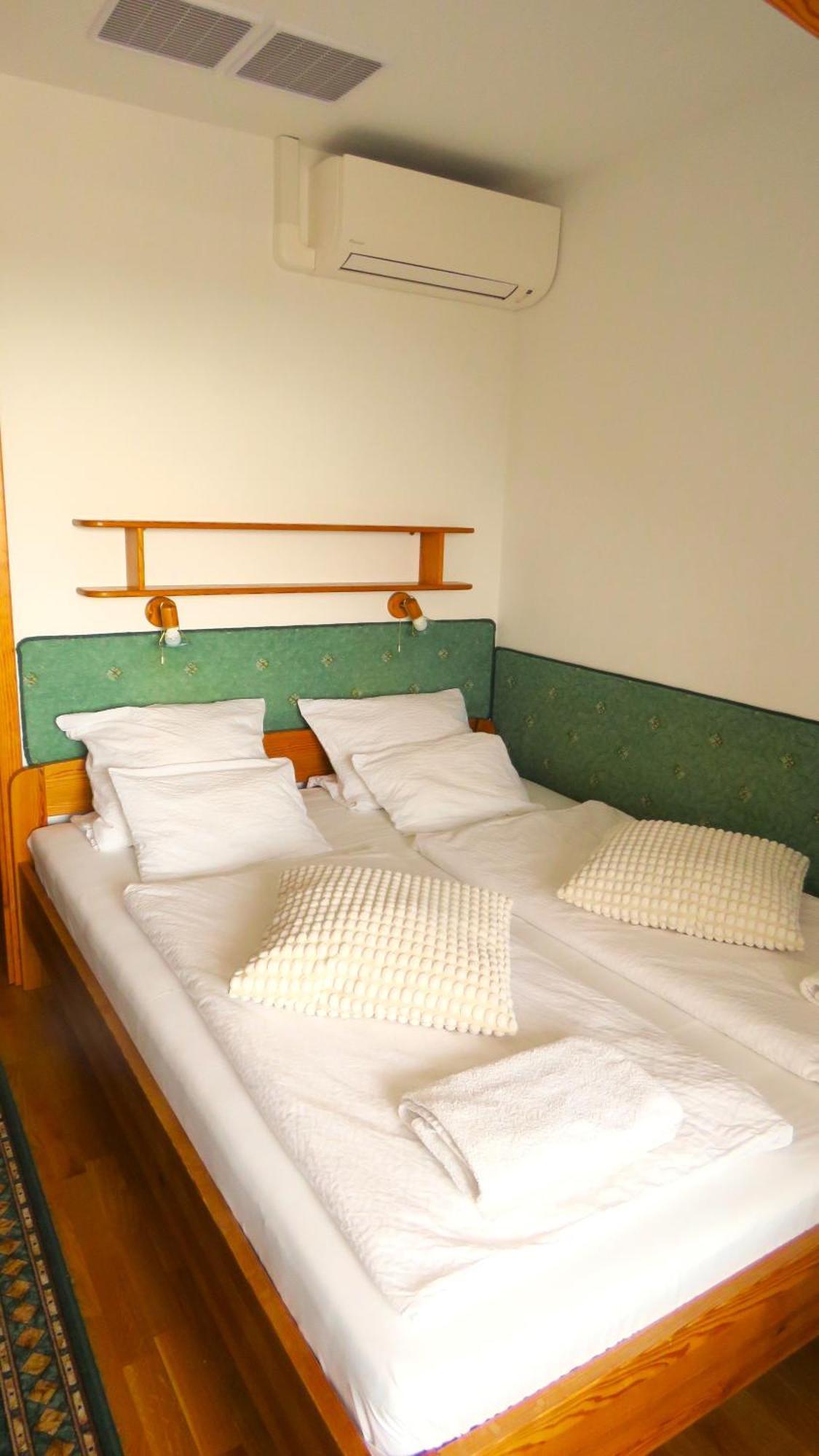 Prima Porta Vendeghaz Hotel Balatonalmadi Ngoại thất bức ảnh