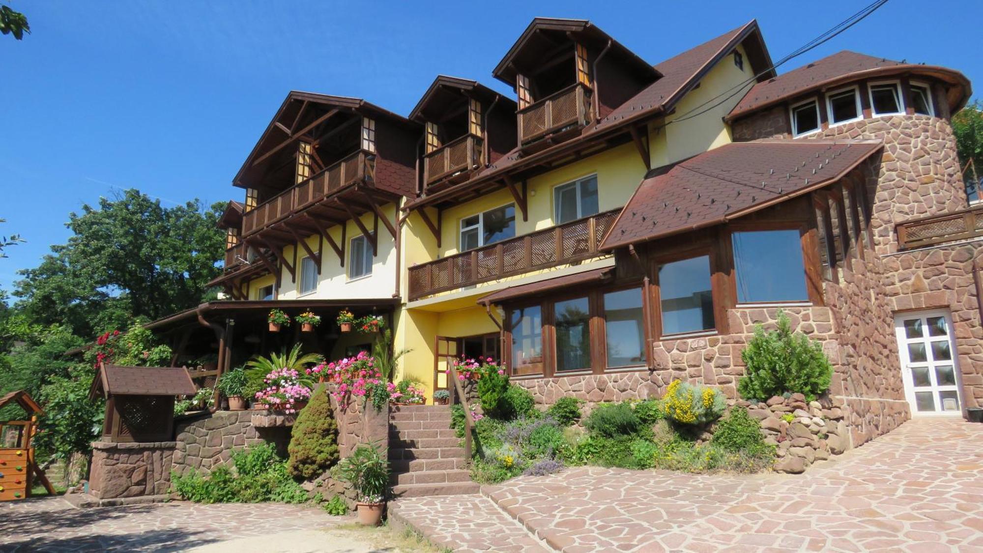 Prima Porta Vendeghaz Hotel Balatonalmadi Ngoại thất bức ảnh